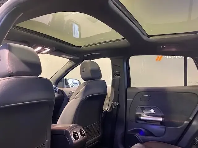 Mercedes-Benz GLA 220