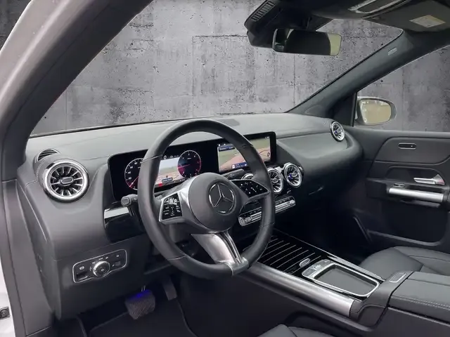 Mercedes-Benz B 220