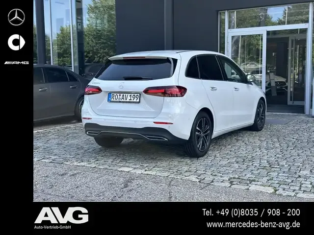 Mercedes-Benz B 200