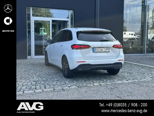 Mercedes-Benz B 200