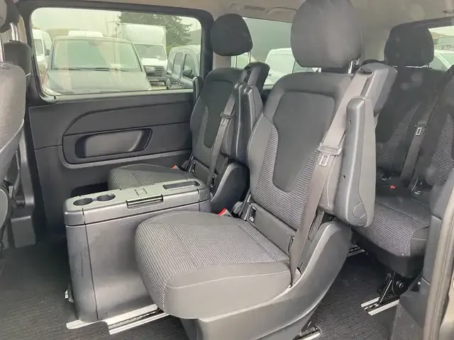Mercedes-Benz V 250