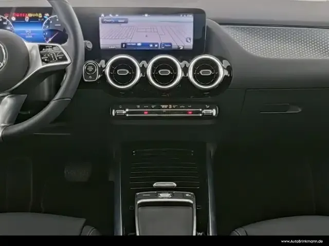 Mercedes-Benz GLA 220