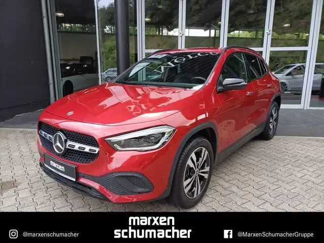 Mercedes-Benz GLA 220