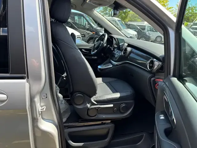 Mercedes-Benz V 250