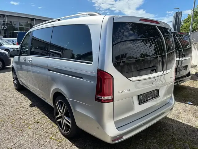 Mercedes-Benz V 250