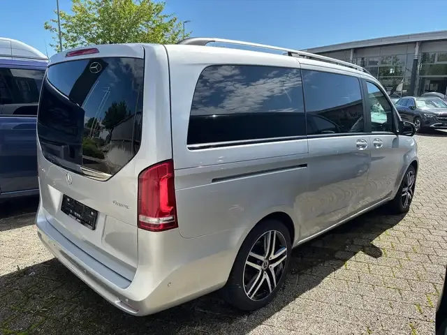 Mercedes-Benz V 250