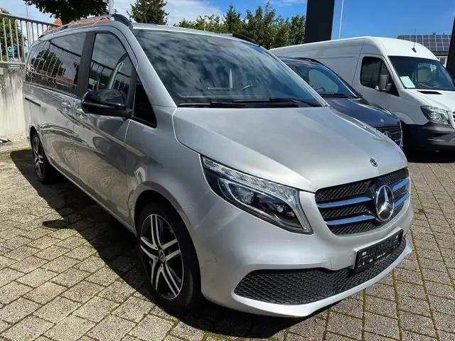 Mercedes-Benz V 250