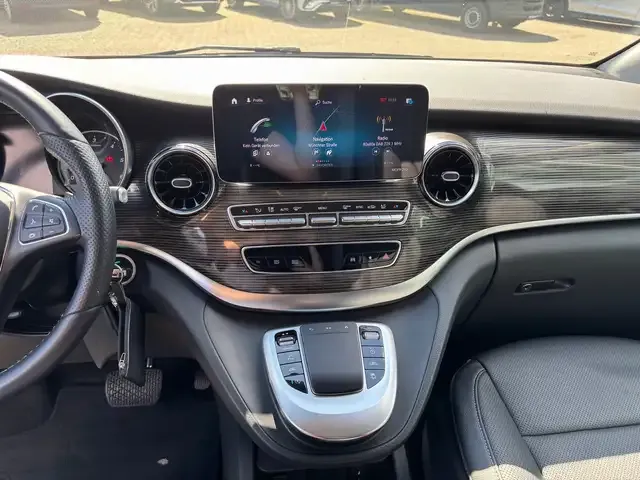 Mercedes-Benz V 250