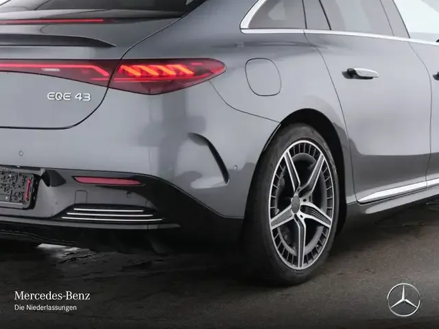 Mercedes-Benz EQE 43