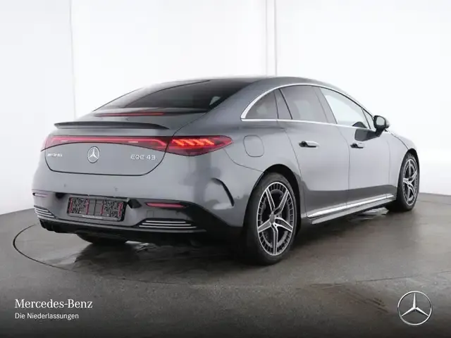 Mercedes-Benz EQE 43