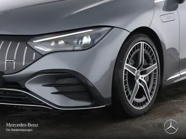 Mercedes-Benz EQE 43