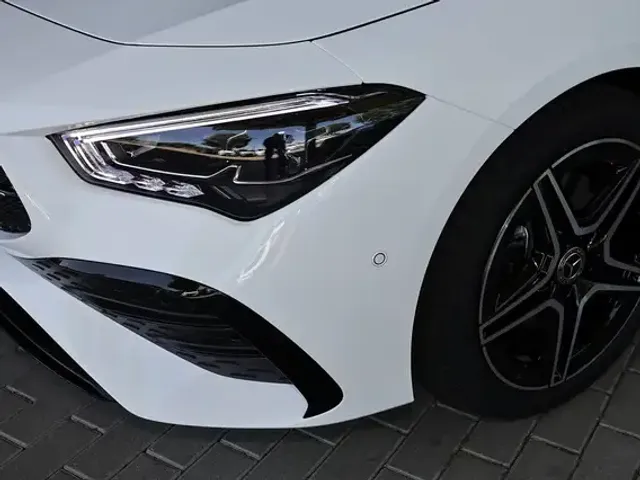 Mercedes-Benz CLA 200