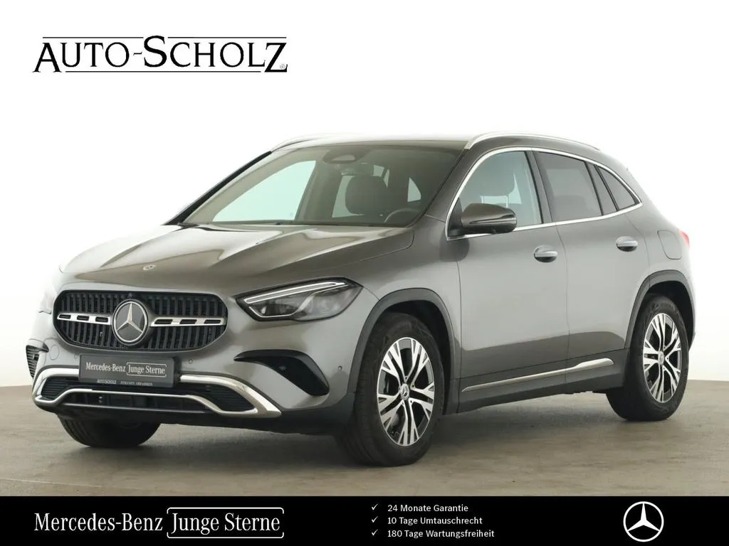Mercedes-Benz GLA 200