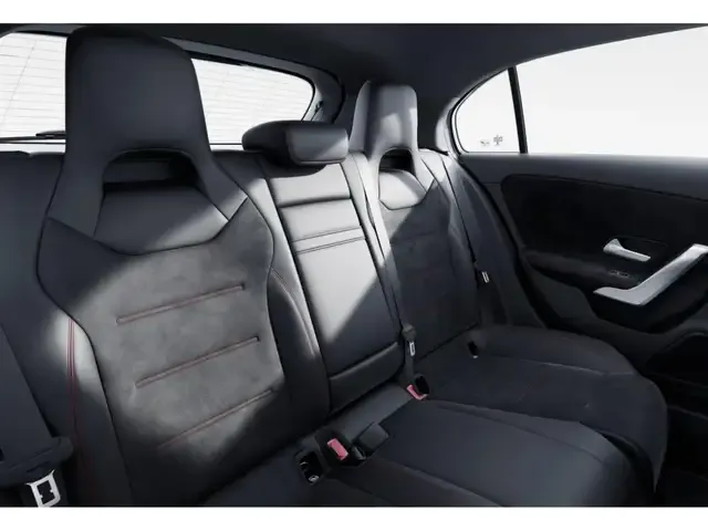 Mercedes-Benz A 220