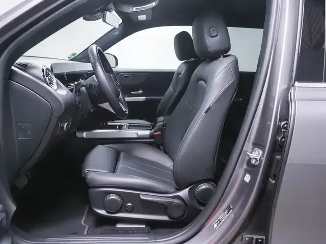 Mercedes-Benz EQB 350