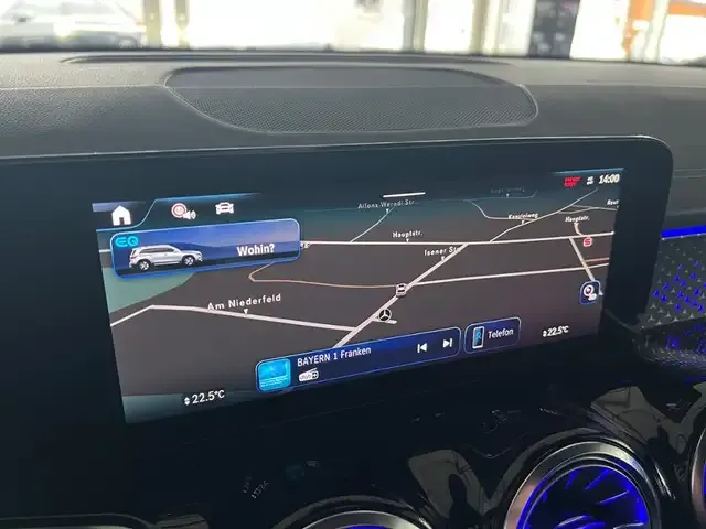 Mercedes-Benz EQB 300