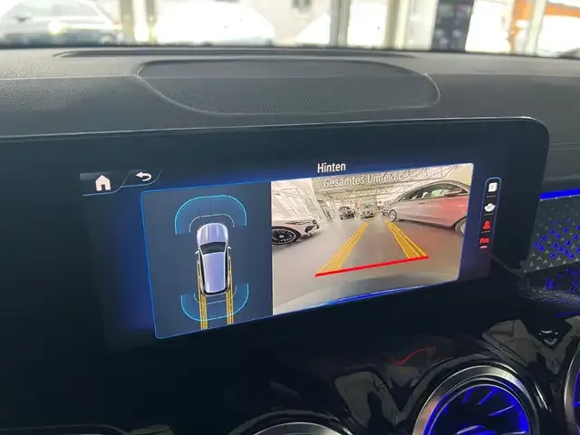 Mercedes-Benz EQB 300