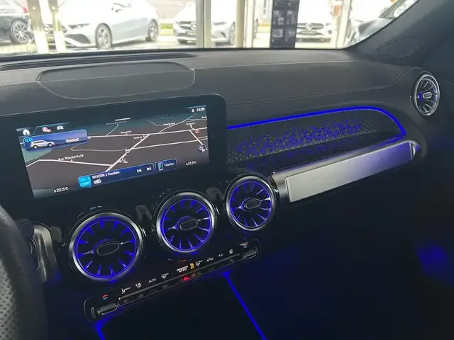 Mercedes-Benz EQB 300