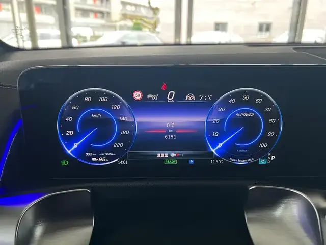 Mercedes-Benz EQB 300