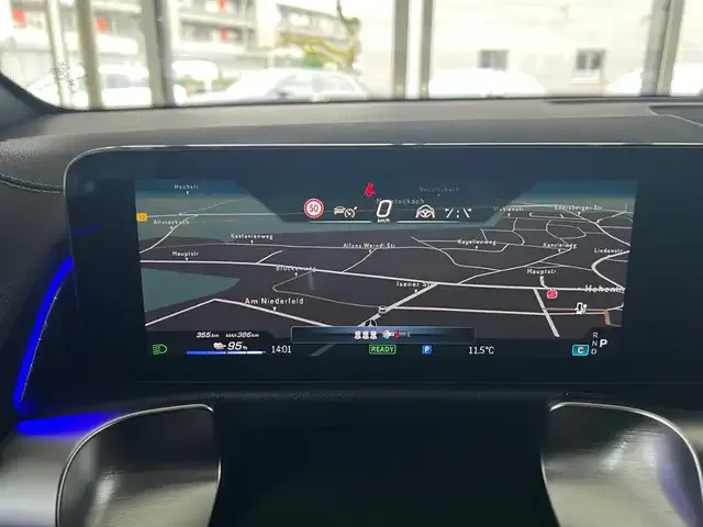 Mercedes-Benz EQB 300