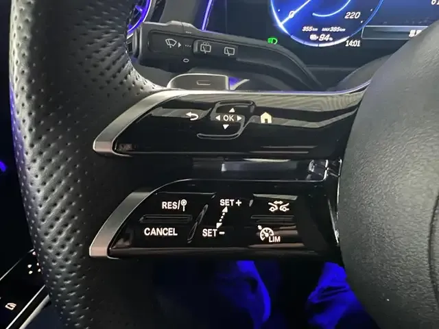 Mercedes-Benz EQB 300