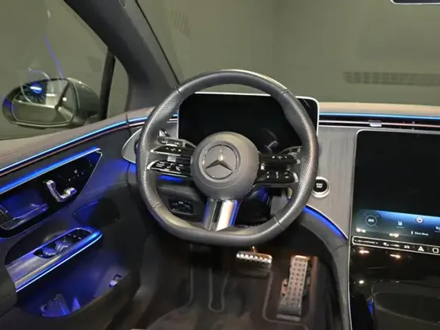 Mercedes-Benz EQE 300