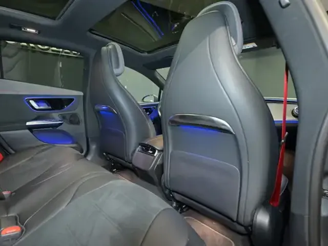 Mercedes-Benz EQE 300