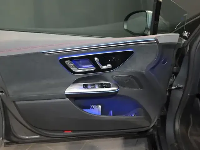 Mercedes-Benz EQE 300