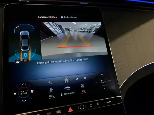 Mercedes-Benz EQE 300