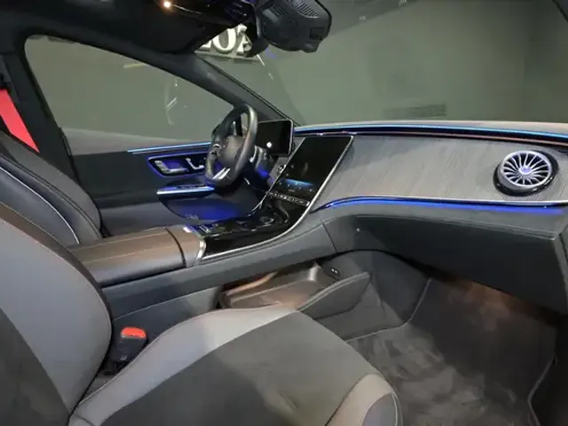 Mercedes-Benz EQE 300