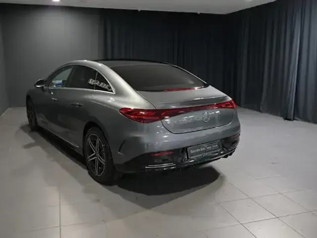 Mercedes-Benz EQE 300