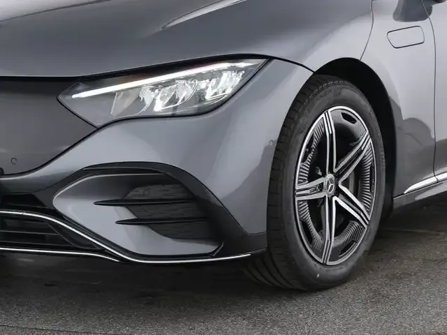 Mercedes-Benz EQE 300