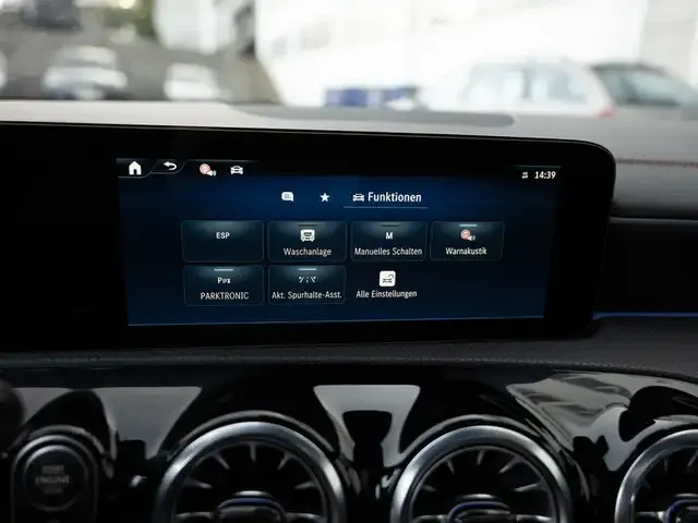 Mercedes-Benz CLA 200