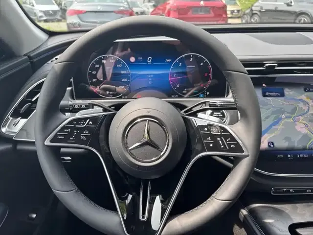 Mercedes-Benz E 220