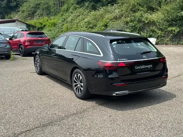 Mercedes-Benz E 220