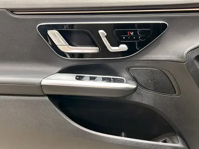 Mercedes-Benz EQE 300