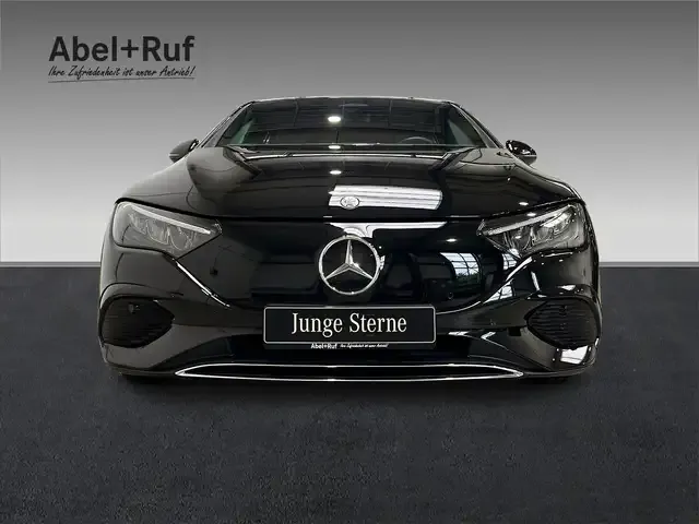 Mercedes-Benz EQE 300