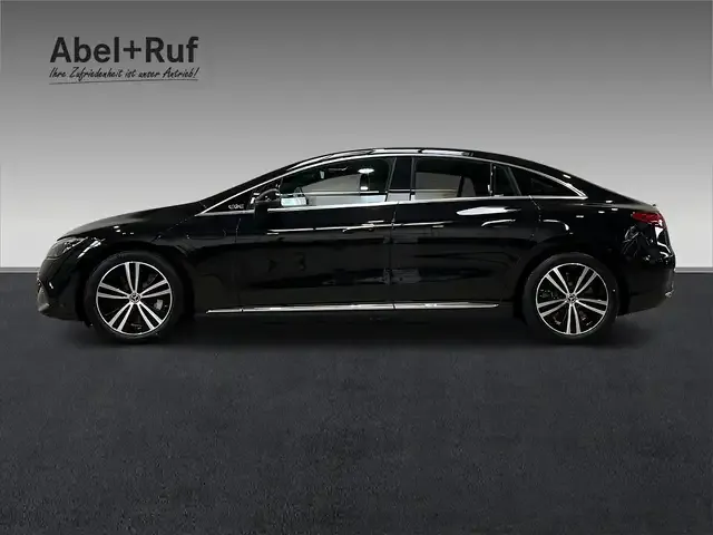 Mercedes-Benz EQE 300