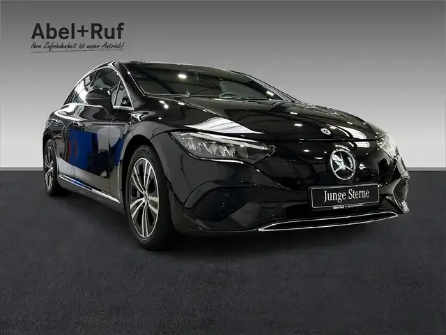 Mercedes-Benz EQE 300