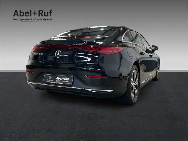 Mercedes-Benz EQE 300