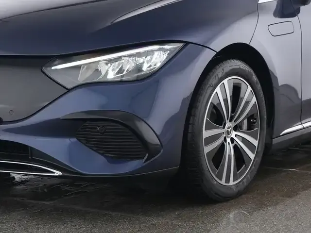 Mercedes-Benz EQE 300