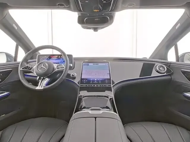 Mercedes-Benz EQE 300