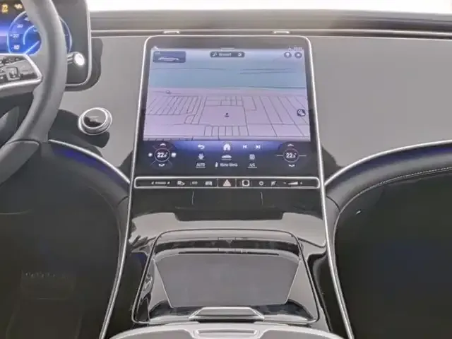 Mercedes-Benz EQE 300