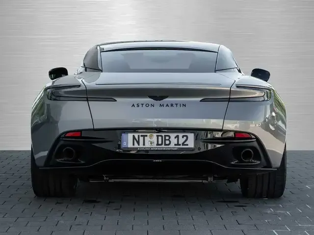 Aston Martin DB12