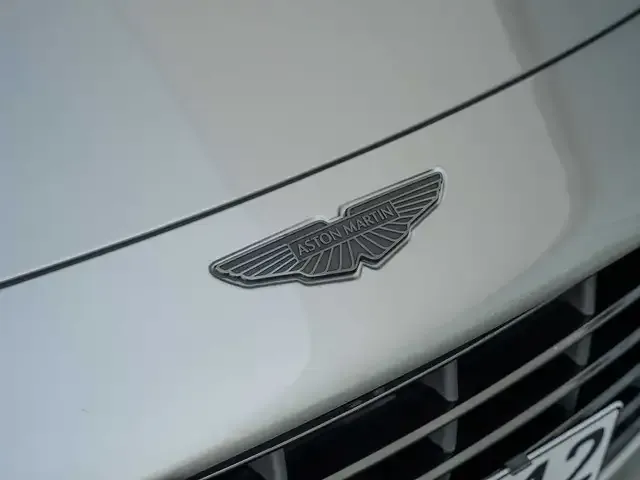 Aston Martin DB12