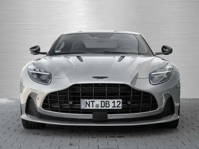 Aston Martin DB12