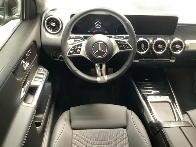 Mercedes-Benz GLB 220