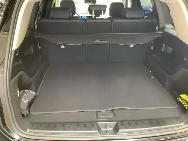 Mercedes-Benz GLB 220