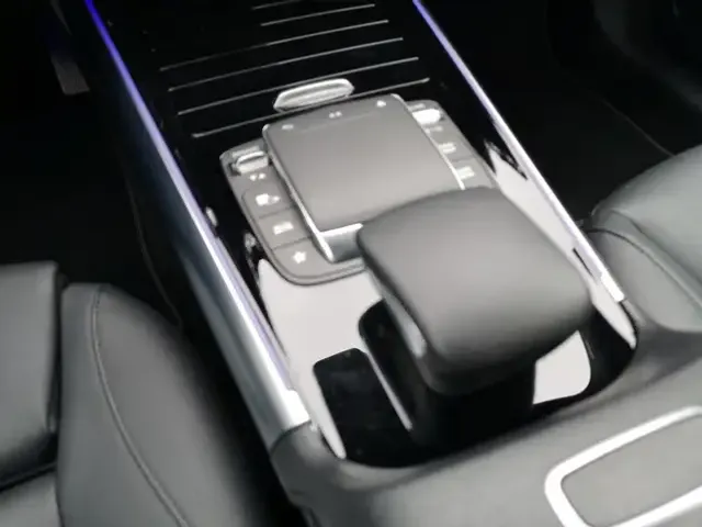 Mercedes-Benz EQA 300