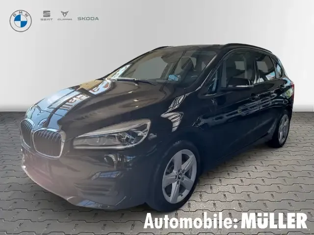 BMW 225